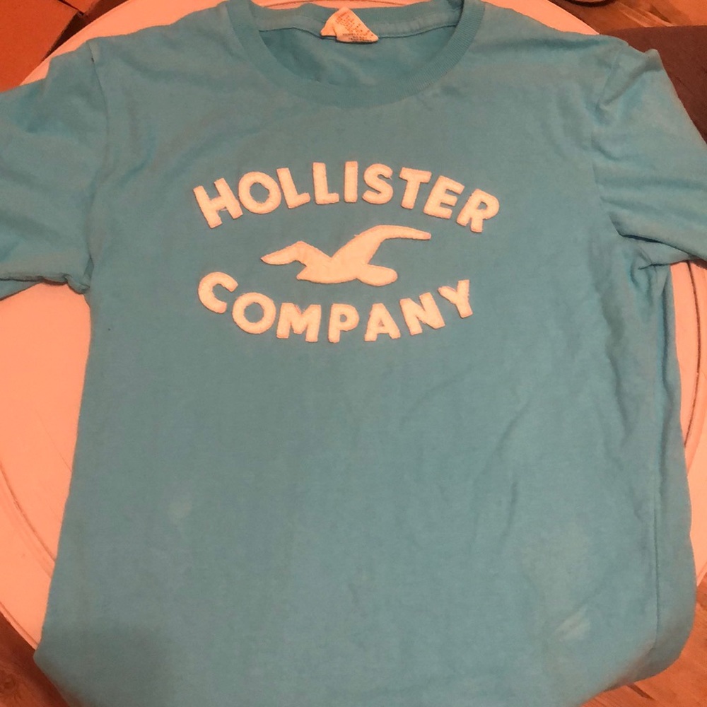 Hollister tee shirt